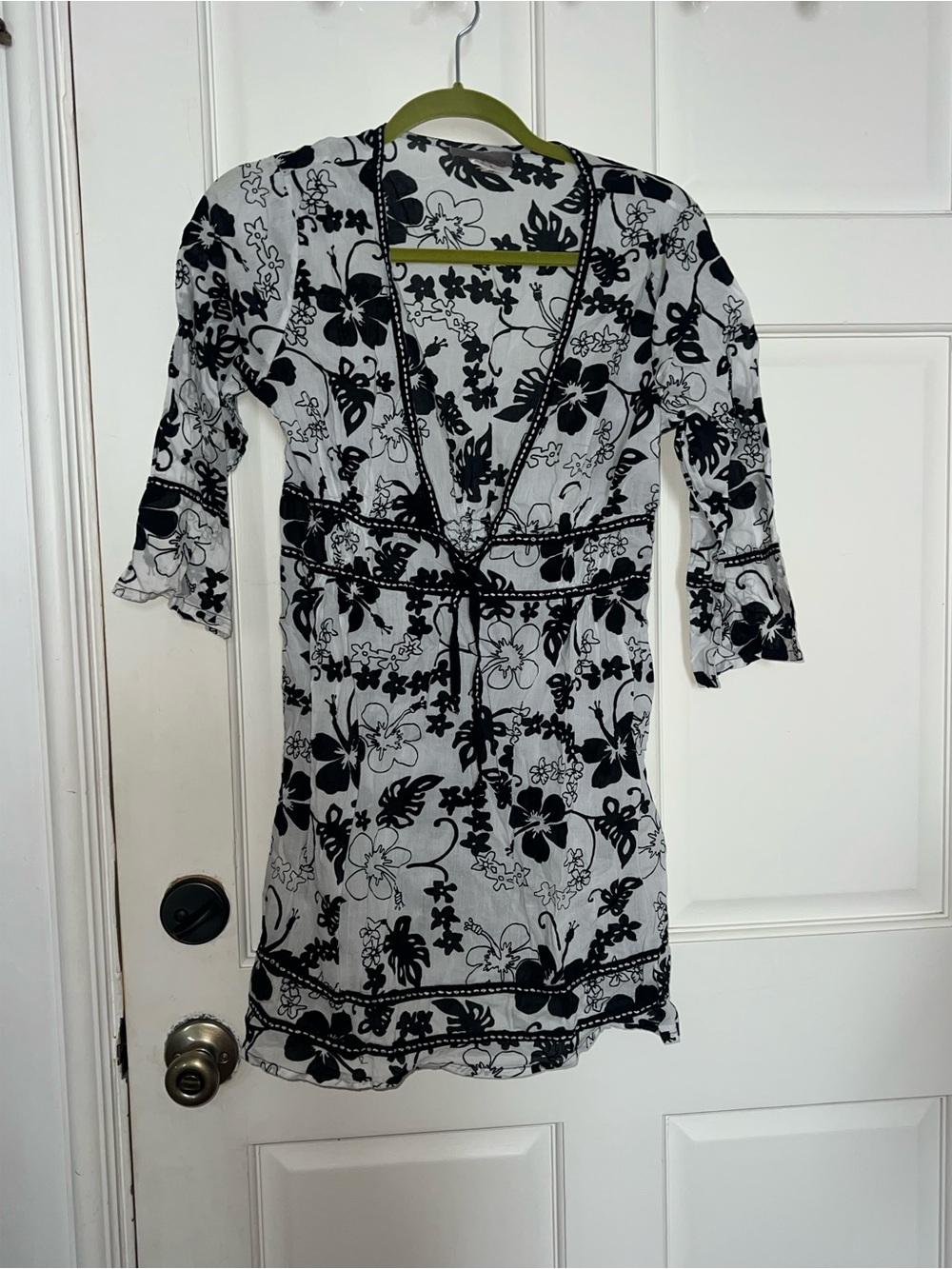 Black & White Floral V-Neck Women's Dress